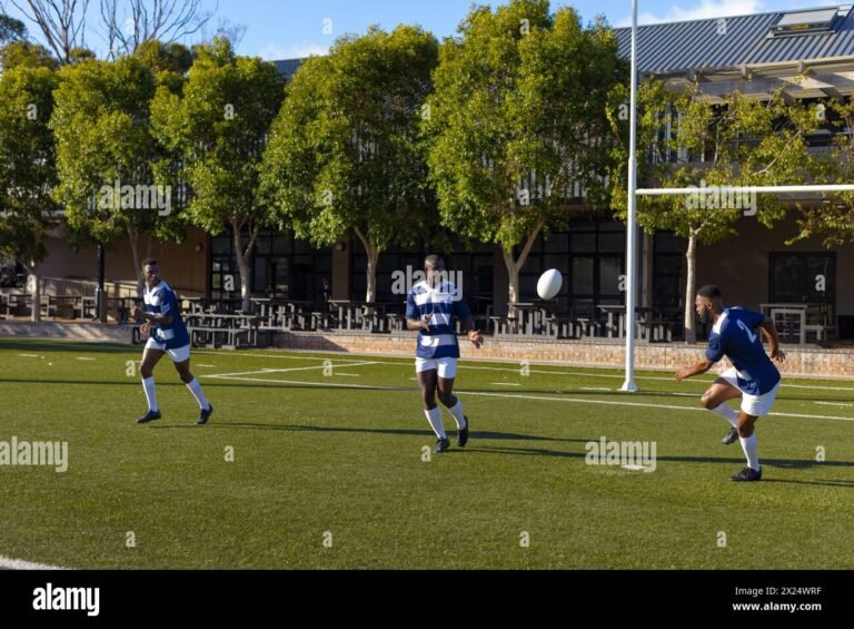 atleti che si allenano in un campo