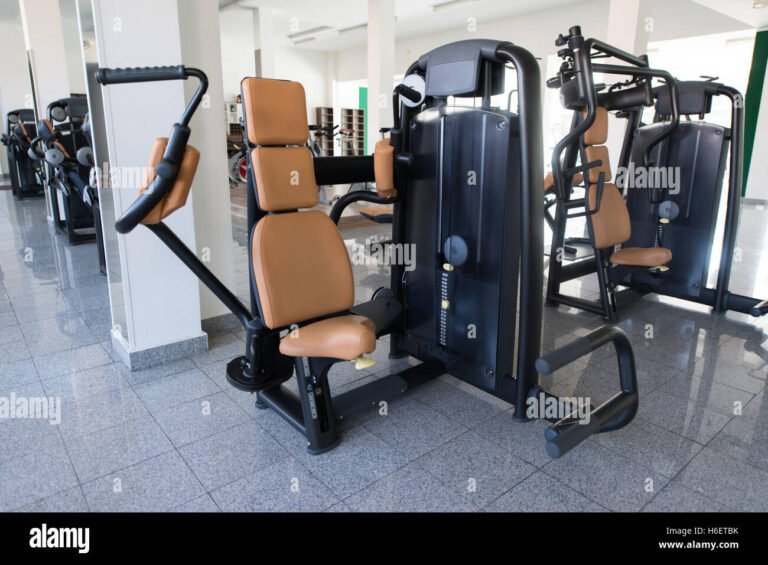 Cosa offre Sport Lab a Porto San Giorgio per gli appassionati di sport 37 attrezzature sportive in un moderno centro fitness