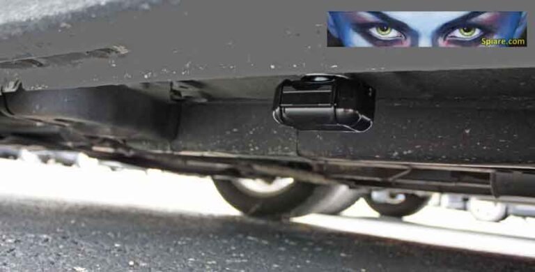 auto con dispositivo gps in uso