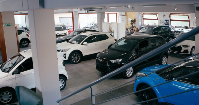 auto in esposizione a gualdo tadino