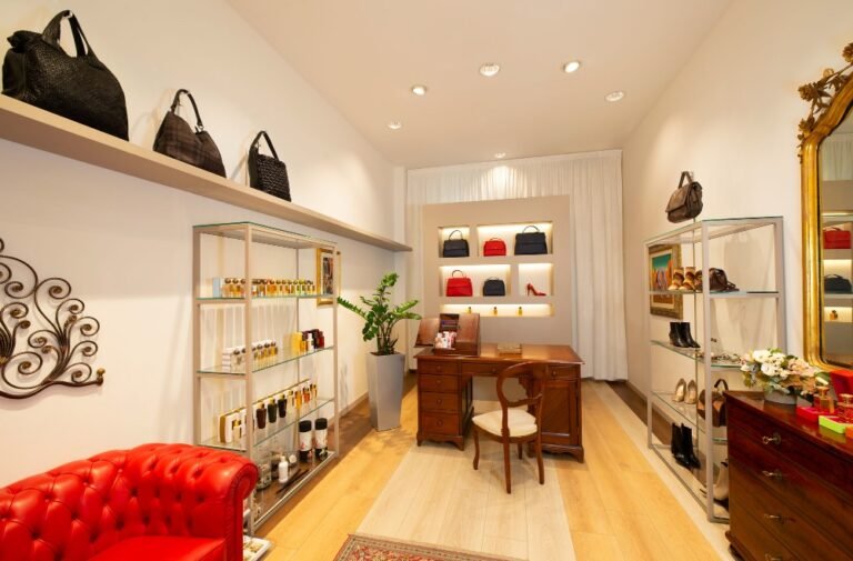 Cosa rende uniche le borse Mia Bag di Milano Scoprilo qui! 34 borsa elegante in una boutique di milano