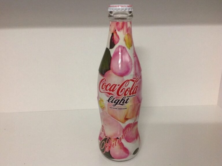 bottiglie di coca cola light e originale