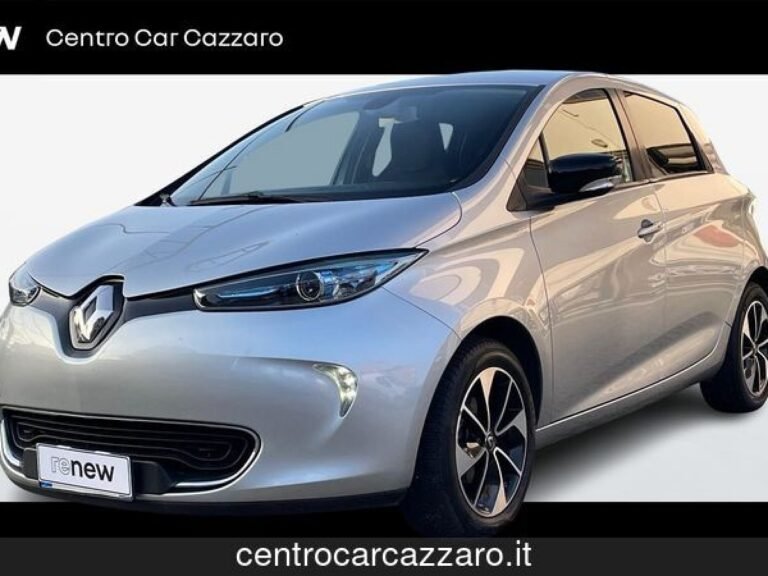 cazzaro usato in una piazza di saronno