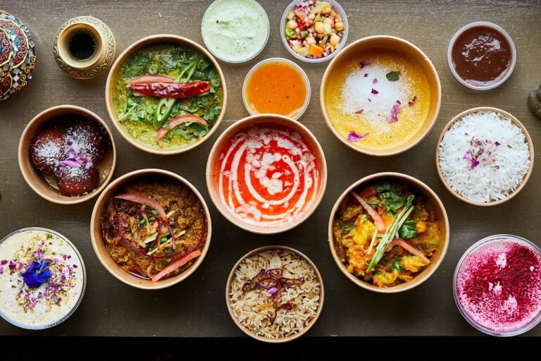 cibi freschi e piatti halal colorati