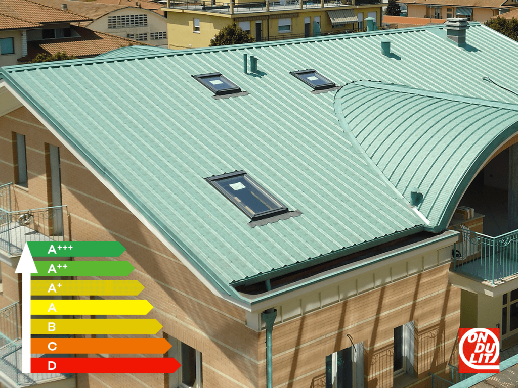 copertura ondulit su tetto verde