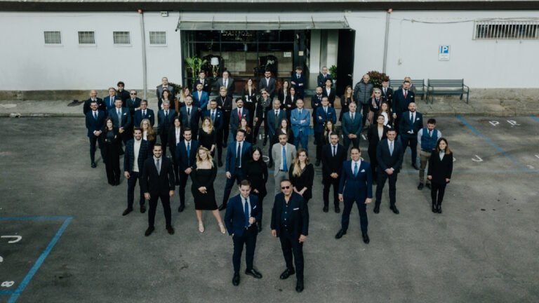 dan john che parla a un pubblico