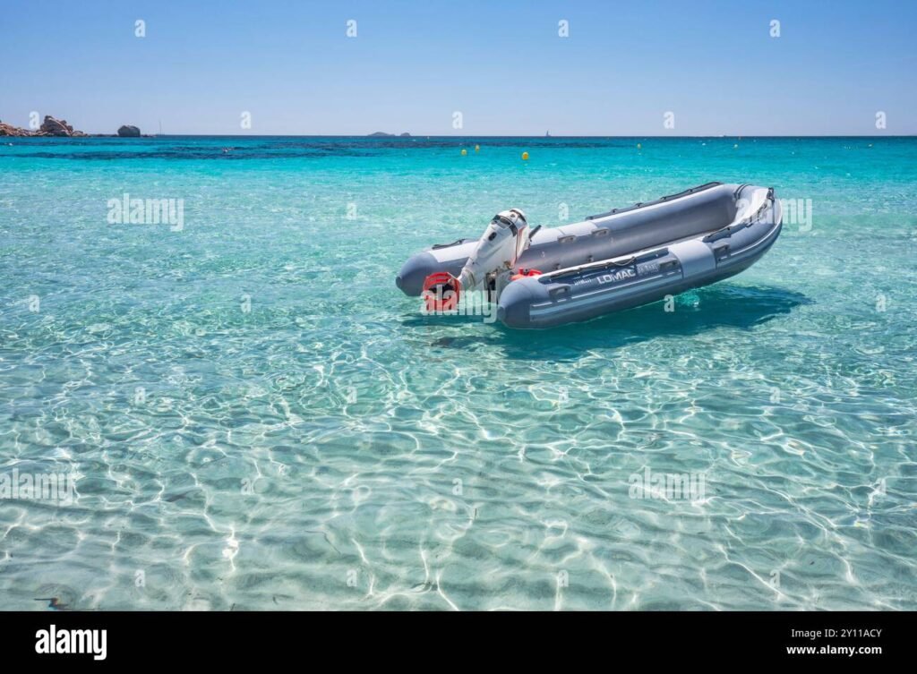 Dove posso affittare gommoni a Palau per una giornata di mare