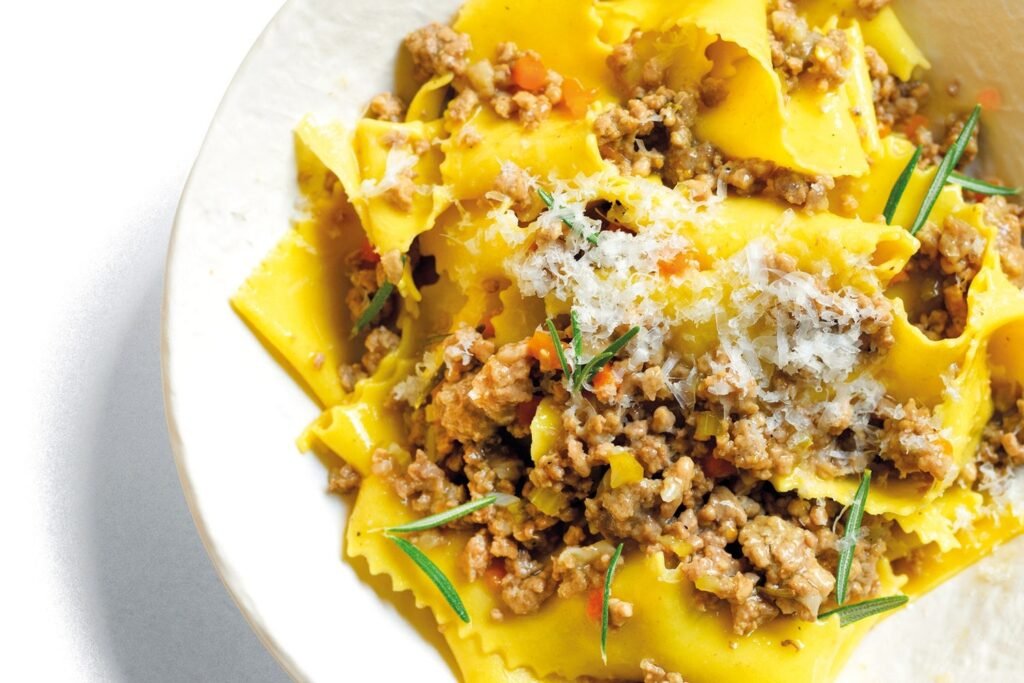 Quali sono gli ingredienti e la ricetta per un perfetto ragù in bianco 5 Quali sono gli ingredienti e la ricetta per un perfetto ragù in bianco