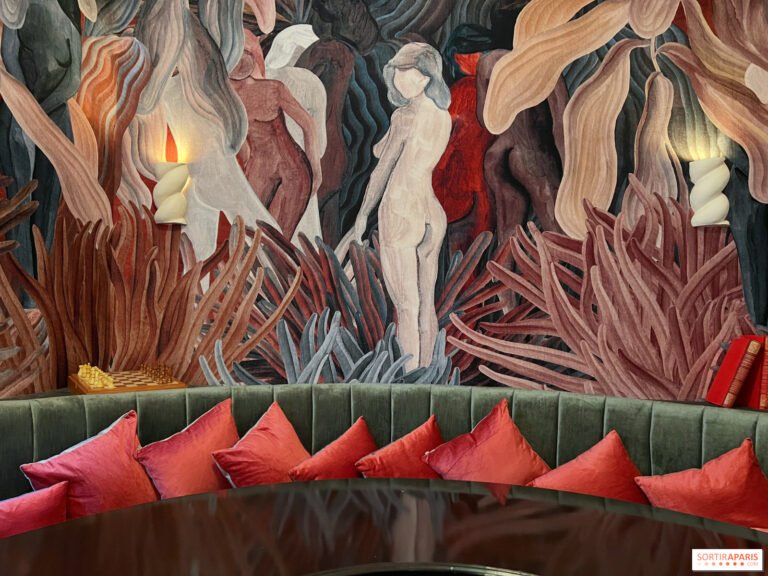 interno accogliente con arte ispirata a van gogh