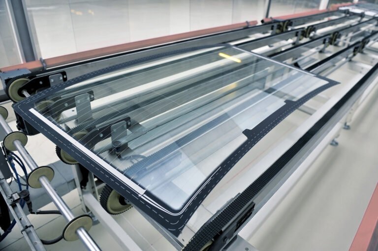 Cosa offre Schiatti Class Srl nel settore delle macchine per la lavorazione del vetro 41 macchine per la lavorazione del vetro in azione
