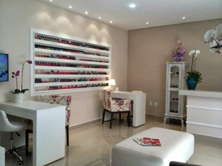Dove trovare i migliori centri per nail art a Busto Arsizio 10 nail art in un centro ben arredato