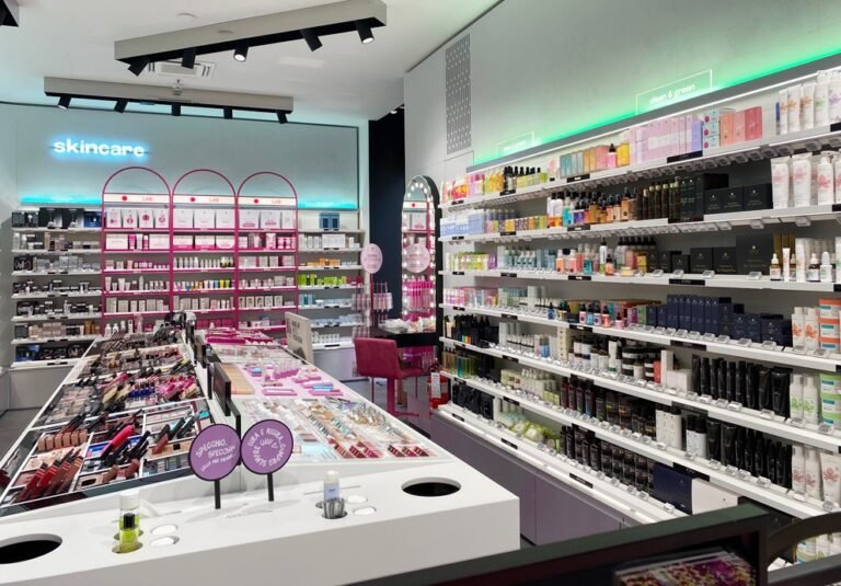 negozio pinalli con prodotti di bellezza
