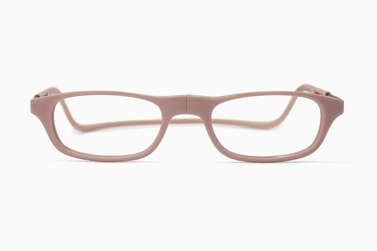 Quali servizi offre l'ottica GrandVision per la salute degli occhi 1 occhiali e lenti a contatto assortiti