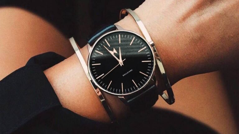 orologi eleganti su uno sfondo minimalista