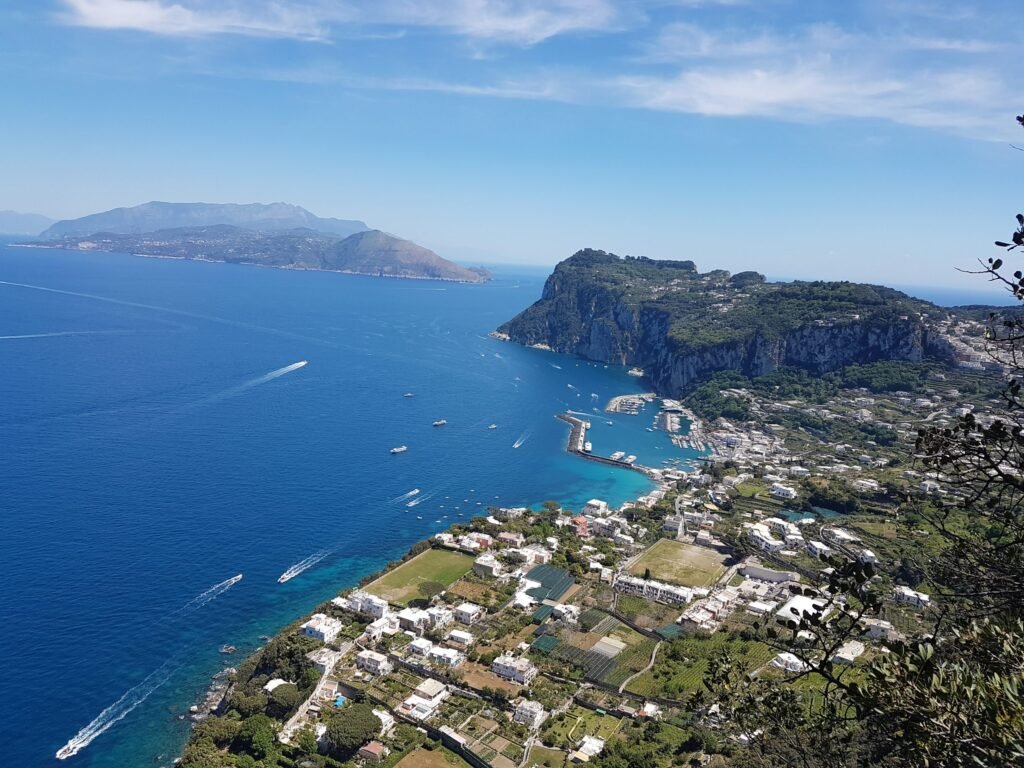 Quali servizi offre l’Oasi Motor a Capri per i turisti