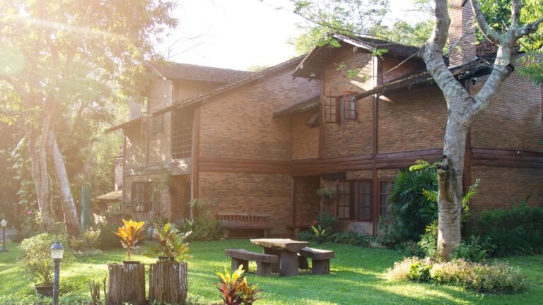 panorama di unaccogliente casa di campagna