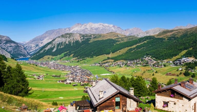 Quali sono i migliori garni al Plan a Livigno per la tua vacanza 4 panorama montano di livigno in estate