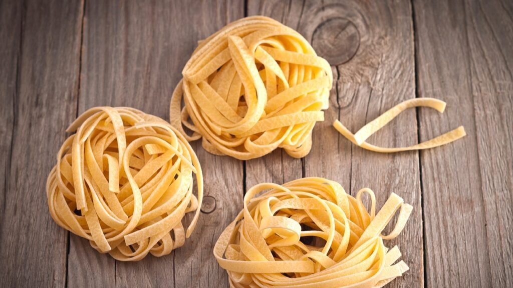 pasta fresca in una cucina italiana