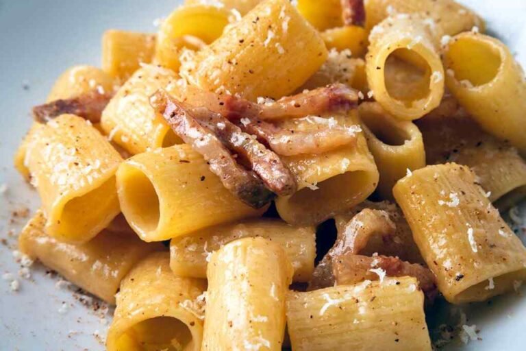 Quali sono le specialità del menù della trattoria da Luigi a Roma 30 piatto di pasta tipica romana