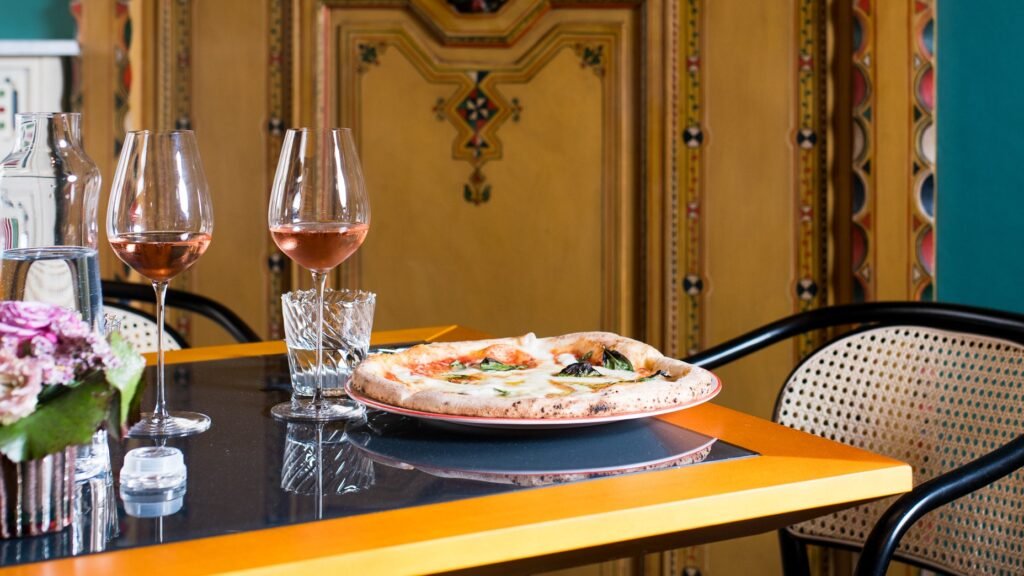 Cosa offre il ristorante Amalfi Pizza & Gin a Cagliari
