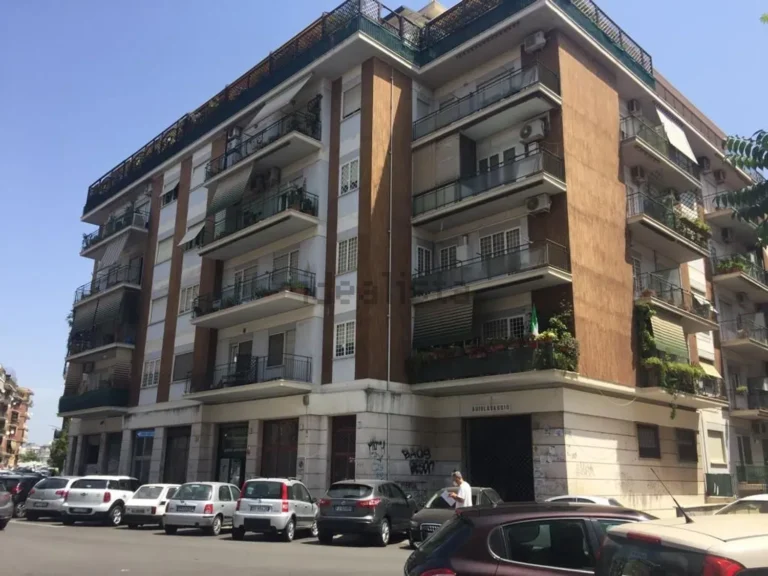 Quali sono le principali attrazioni e attività in Via Conca d'Oro a Roma 42 scorcio della via conca doro a roma