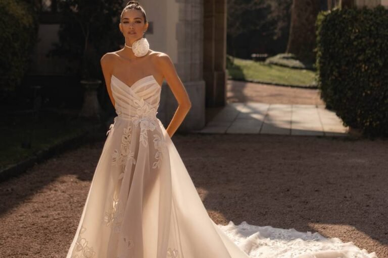 Quali sono le tendenze sposa più alla moda del momento 42 sposa elegante in un abito alla moda