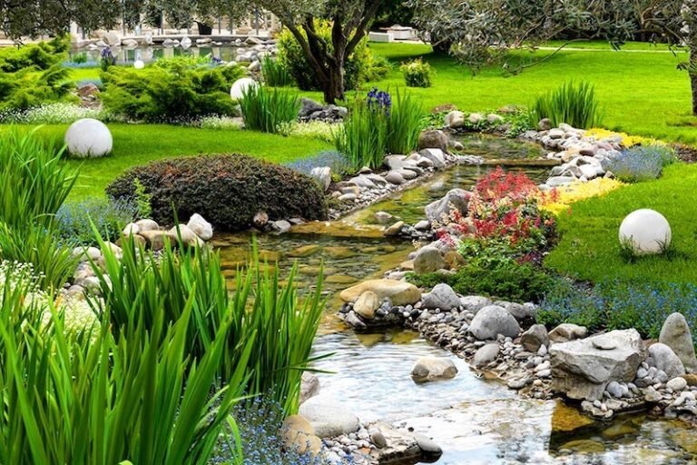 Cosa racconta il romanzo "Il piccolo Lord" di Frances Hodgson Burnett 15 un bambino in un elegante giardino inglese