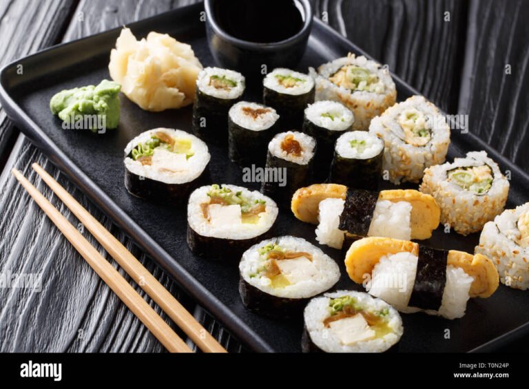 un delizioso sushi assortito su un piatto