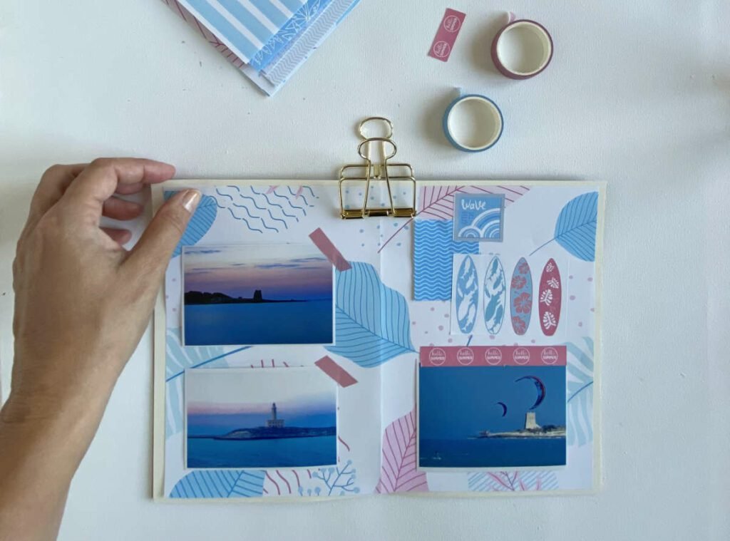 un diario aperto su una mappa