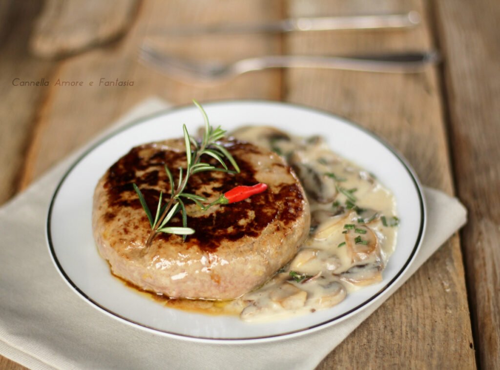 Quali sono gli ingredienti e il gusto del Big Tasty di McDonald's 1 un hamburger gigante con ingredienti freschi