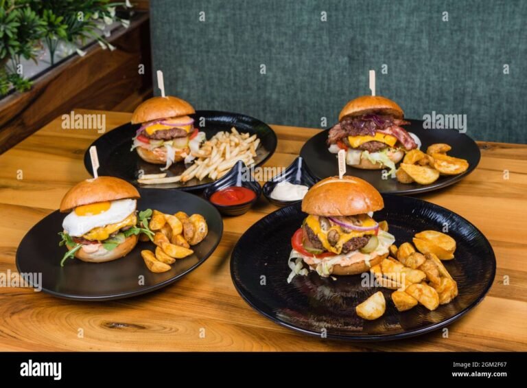 un hamburger su un tavolo di ristorante