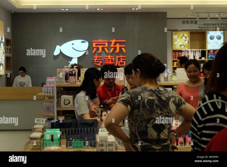 un negozio jd sports affollato e colorato