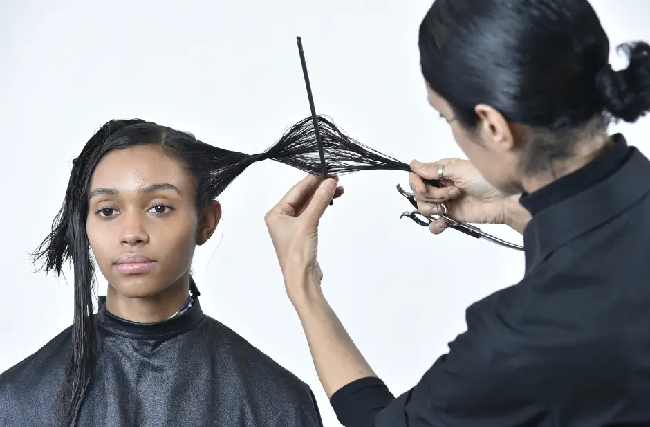 Che servizi offre Virgola Salon a Milano per la cura dei capelli 7 Che servizi offre Virgola Salon a Milano per la cura dei capelli