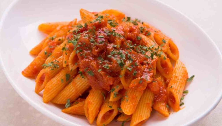 Che cosa sapere sul ristorante Fra Diavolo a Milano Isola 27 un piatto di pasta fumante e invitante