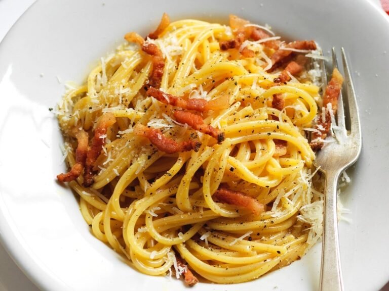 un piatto di pasta tradizionale italiana