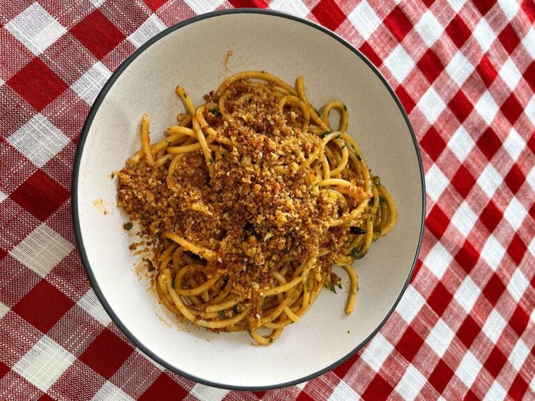 Cosa puoi gustare al Bisso Bistrot ai Quattro Canti di Palermo 25 un piatto tipico siciliano ben impiattato