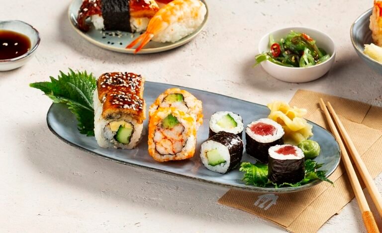 Che cos'è il Mira Sushi Fusion e quali piatti offre 16 un sushi fusion colorato e creativo