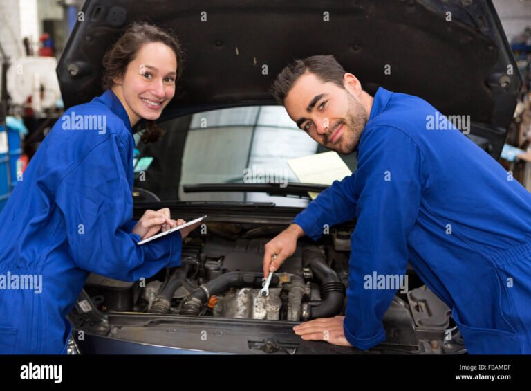 un team al lavoro su unauto