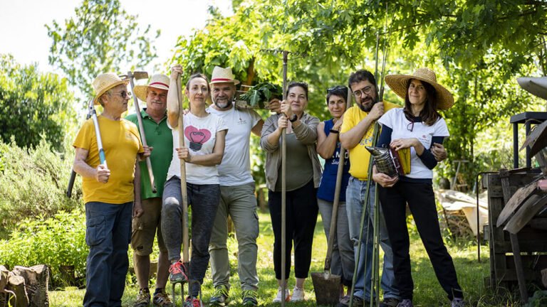 una comunita che celebra lunita e la natura