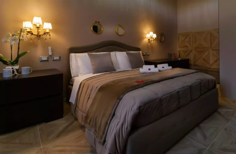 una dolce camera accogliente di un bb