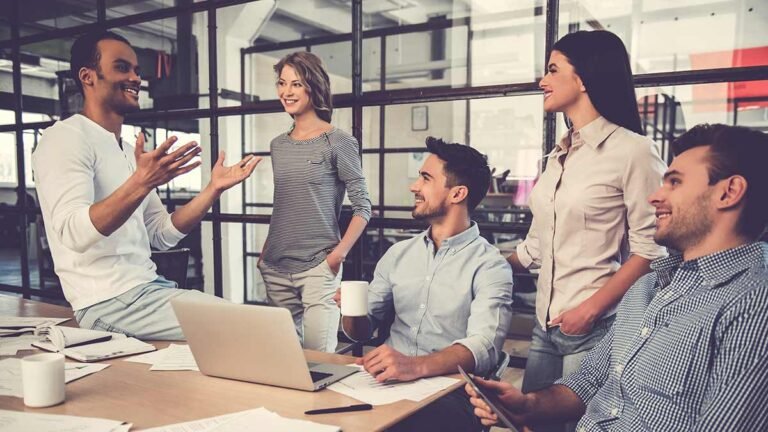 una squadra di professionisti al lavoro