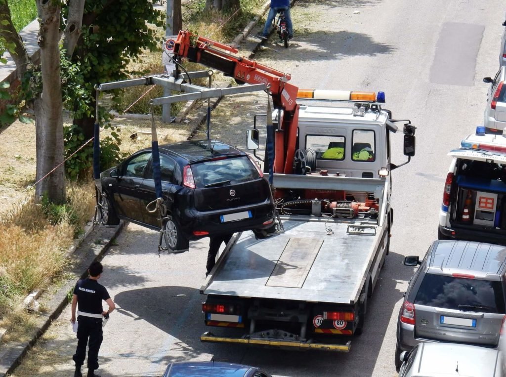 Che servizi offre Infortunistica Tossani a Bologna per incidenti stradali