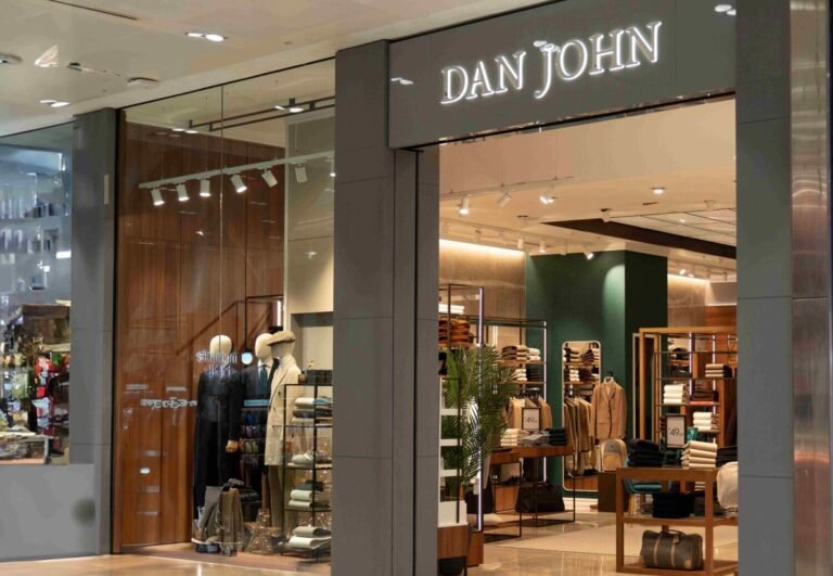 Cosa c'è da sapere su Dan John e il suo approccio a Bologna 18 unimmagine di dan john durante un seminario