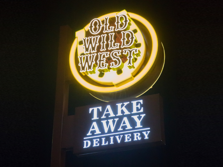 Quali sono i migliori nomi di ristoranti da considerare per il tuo locale 27 uninsegna di ristorante creativa e accattivante