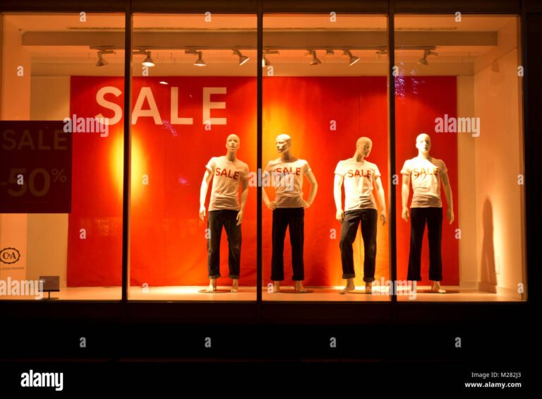 vetrina elegante di abbigliamento ca