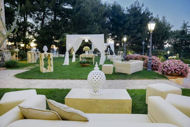 villa do luisa circondata da un parco verde