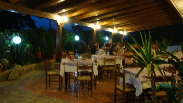 vista panoramica del ristorante a turri