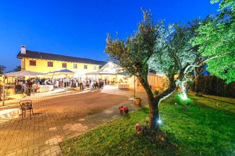 vista panoramica della cascina dal pozzo