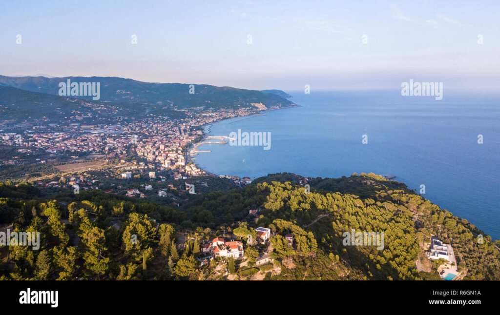 vista panoramica della costa di diano marina